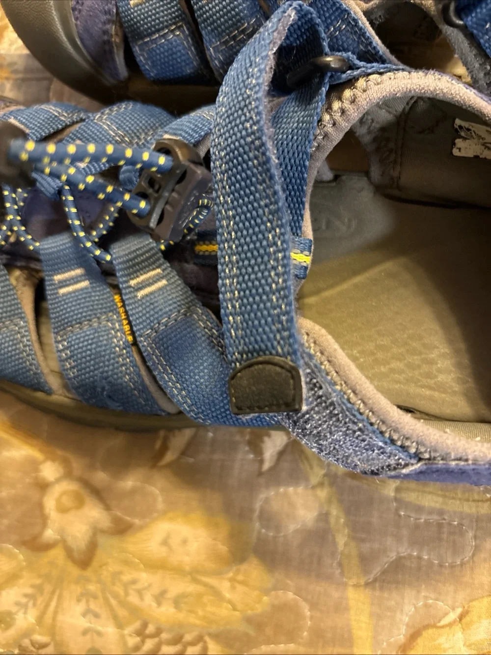 Keen Youth Navy Blue Closed-Toe Adventure Sandals size 5 or women’s size 6.5.